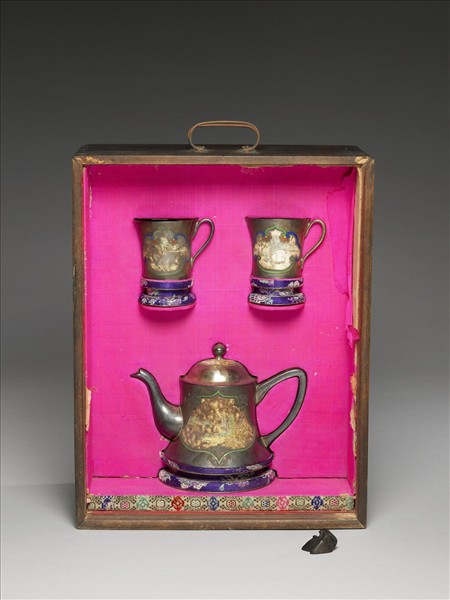 銀胎畫琺瑯山水圖壺