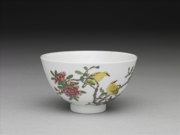 琺瑯彩石榴黃鸝圖鍾