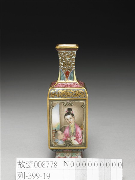 琺瑯彩開光山水人物方瓶