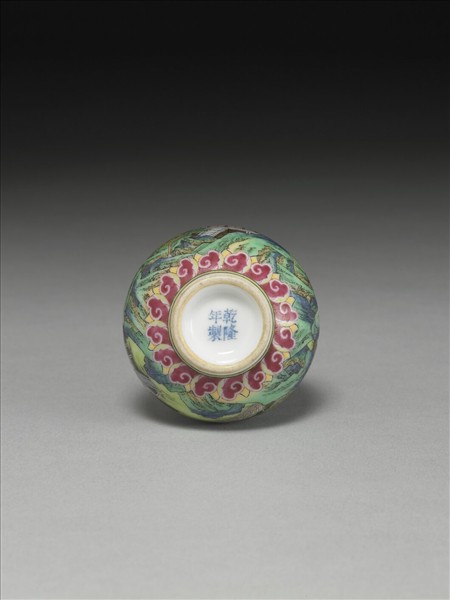 琺瑯彩山水樓閣圖瓶