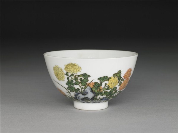 琺瑯彩菊花圖鍾