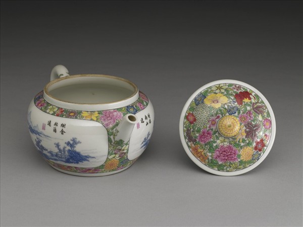 琺瑯彩青山水壺