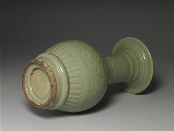 龍泉窯 劃花鳳尾瓶