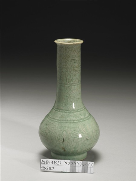 龍泉窯 劃花弦紋牡丹紋長頸瓶