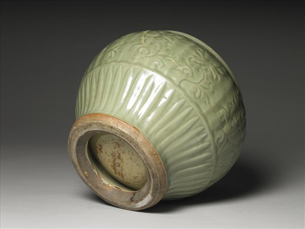 龍泉窯 青瓷劃花花卉紋蓋罐