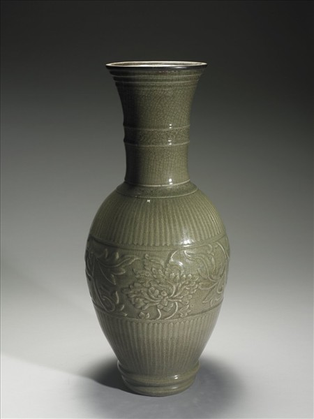 龍泉窯 青瓷拱花花卉鳳尾瓶