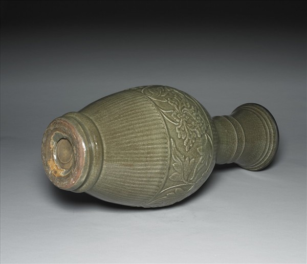 龍泉窯 青瓷拱花花卉鳳尾瓶