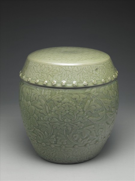 龍泉窯 青瓷刻花鼓式座墩