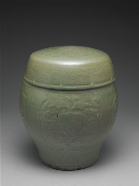 龍泉窯 青瓷刻花鼓式座墩