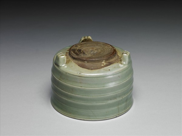 龍泉窯 青瓷弦紋三足爐