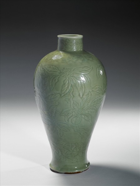 龍泉窯 青瓷劃花桂花紋梅瓶