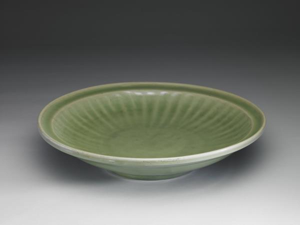 龍泉窯 青瓷印花折沿盤