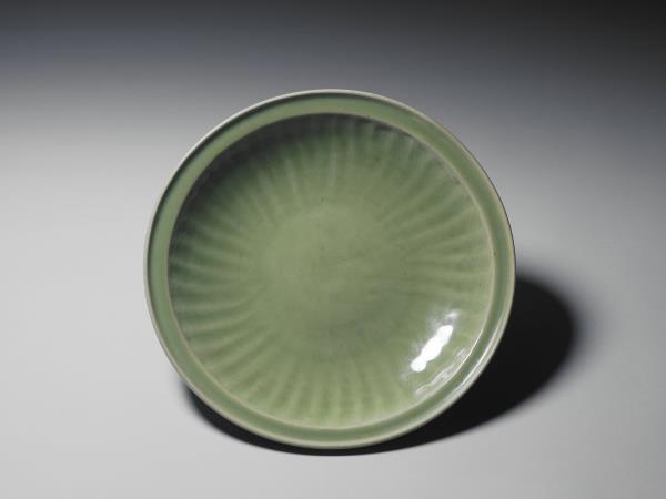 龍泉窯 青瓷印花折沿盤