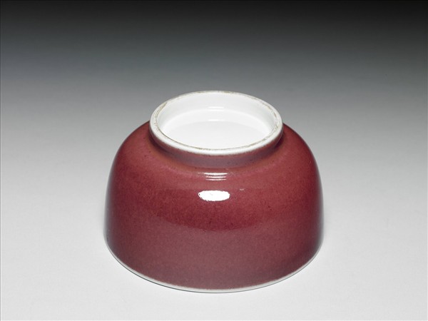 紅釉碗
