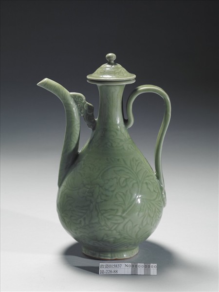 龍泉窯 青瓷劃花帶蓋執壺