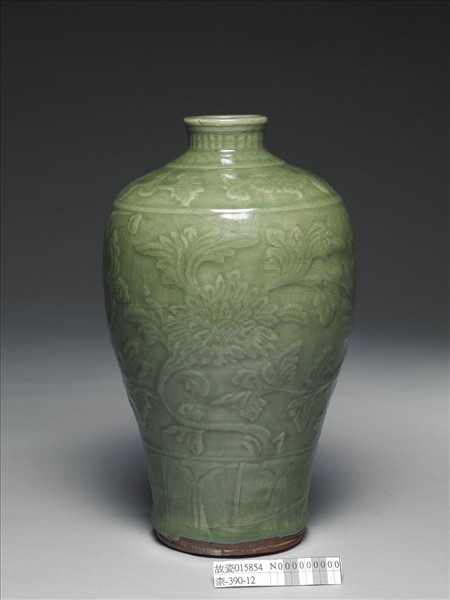 龍泉窯 青瓷拱花花卉梅瓶