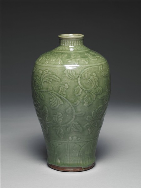 龍泉窯 青瓷拱花花卉梅瓶