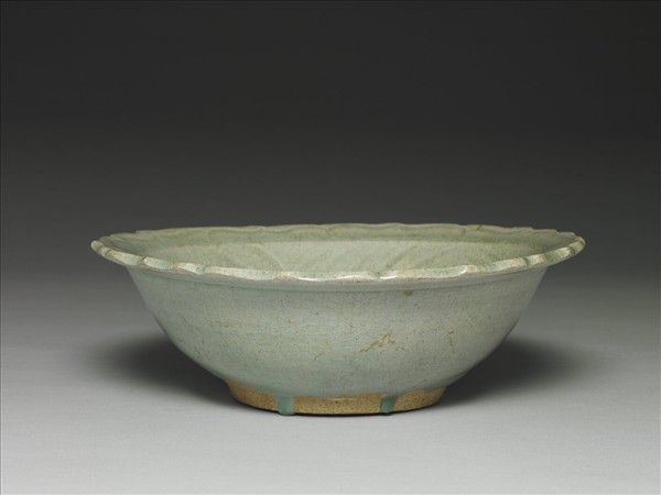 泰國 十五世紀 青瓷花口盤