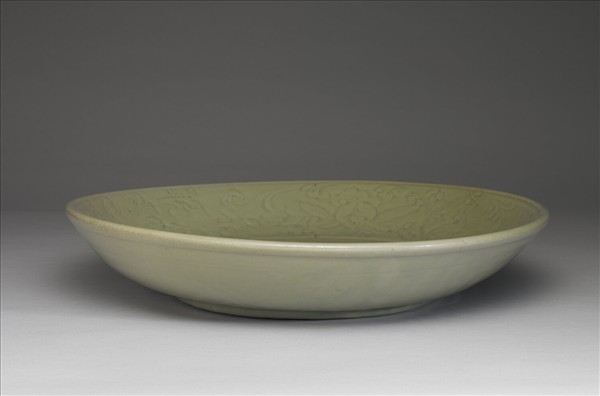 龍泉窯 青瓷劃花一把蓮盤