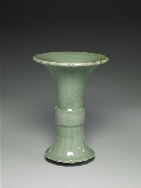 龍泉窯 青瓷劃花花口觚