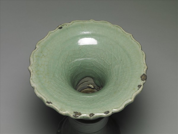 龍泉窯 青瓷劃花花口觚