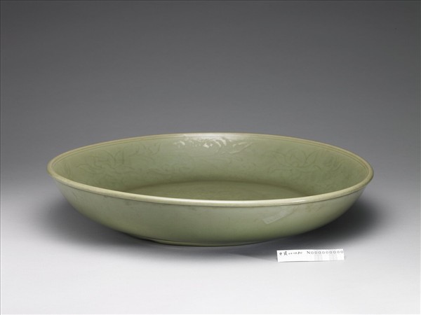 龍泉窯 青瓷劃花四季花卉紋盤