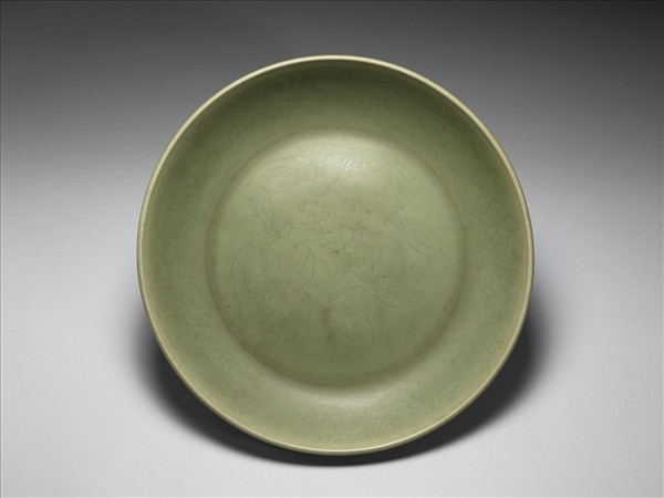 龍泉窯 青瓷劃花四季花卉紋盤