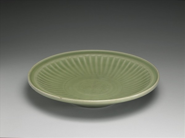 龍泉窯 青瓷印花折沿盤