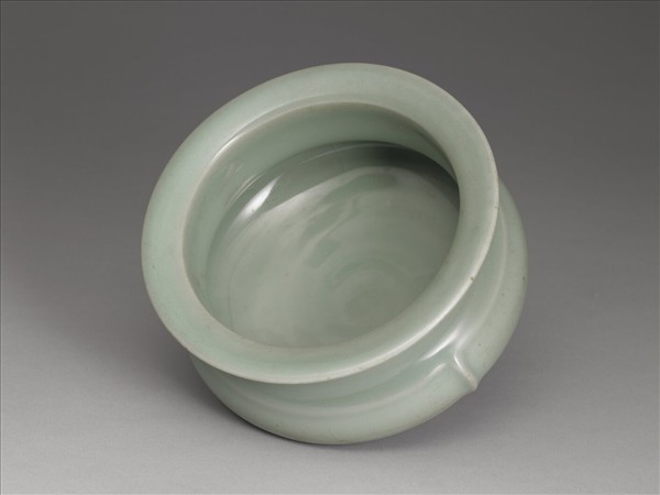 龍泉窯 青瓷鬲式爐