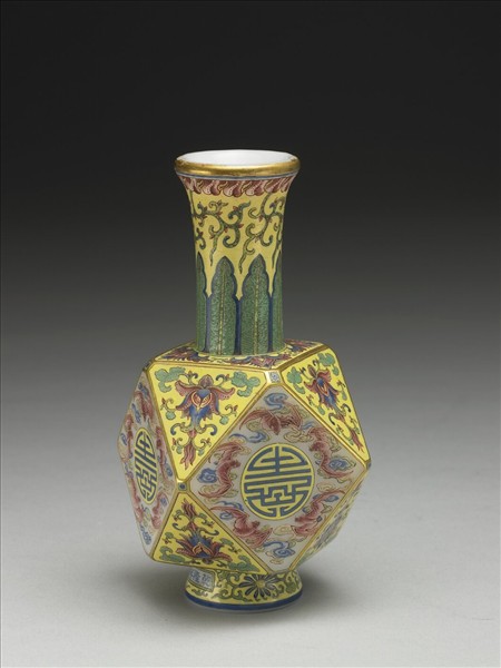 玻璃胎畫琺瑯黃地福壽八楞瓶