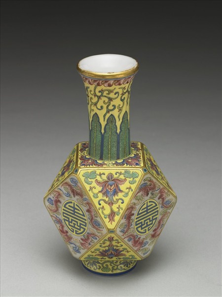 玻璃胎畫琺瑯黃地福壽八楞瓶