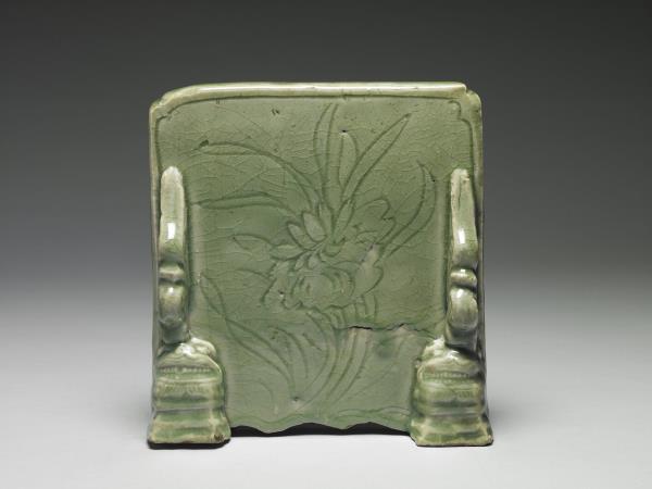 龍泉窯 青瓷瑞獸插屏