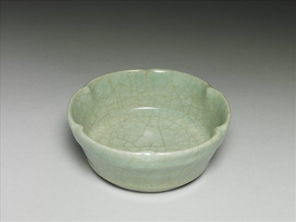 龍泉窯 青瓷葵口洗