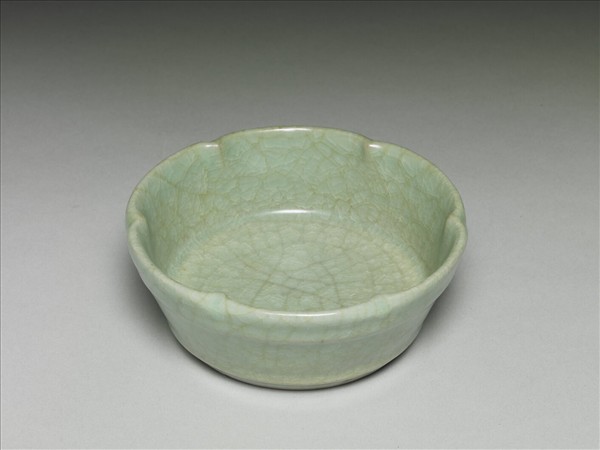 龍泉窯 青瓷葵口洗