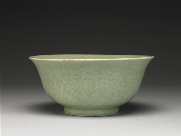 龍泉窯 青瓷劃花花卉紋碗