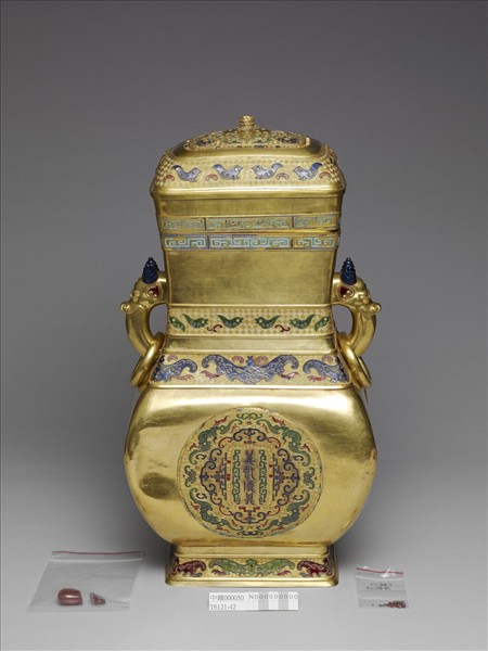 銅胎鍍金仿古萬壽尊