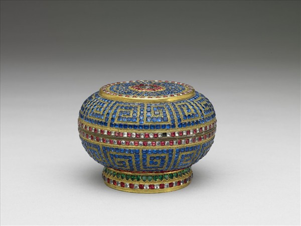 銅鎏金嵌料石盒