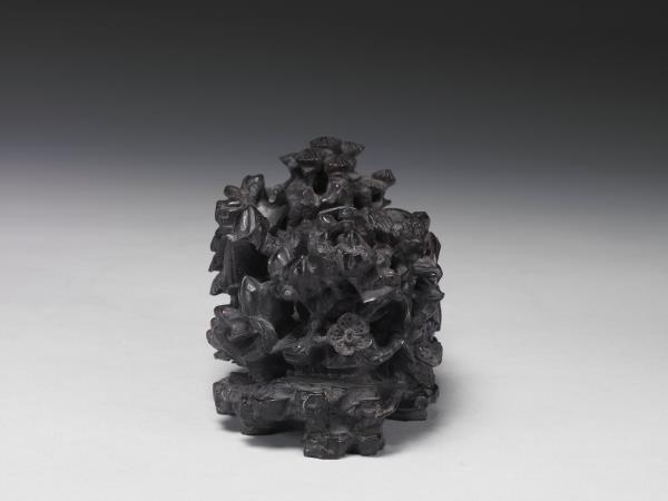 鏤空松竹梅木座