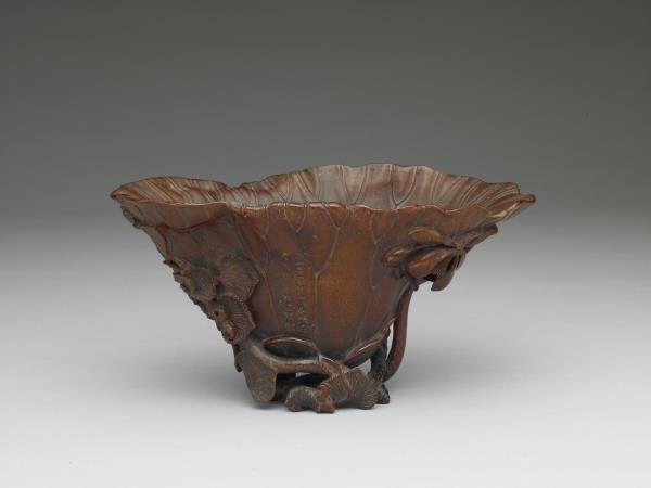 犀角雕荷葉式杯