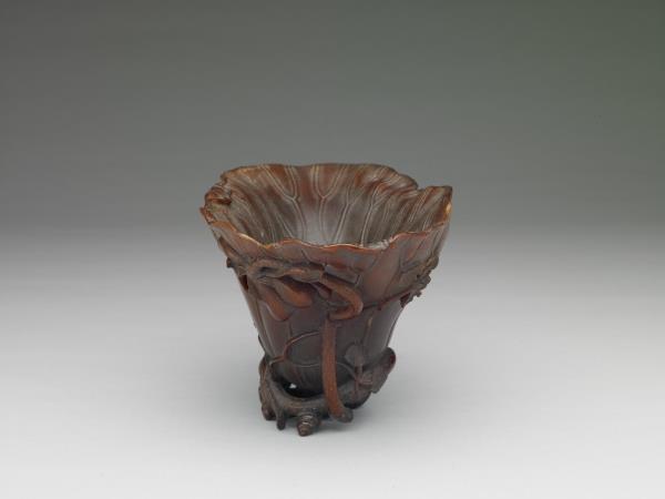 犀角雕荷葉式杯