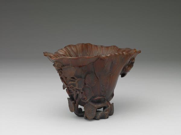 犀角雕荷葉式杯