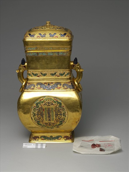 銅胎鍍金仿古萬壽尊