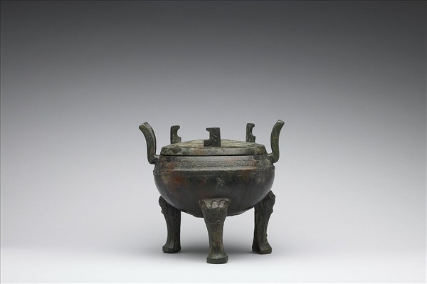 蟠虺紋鼎