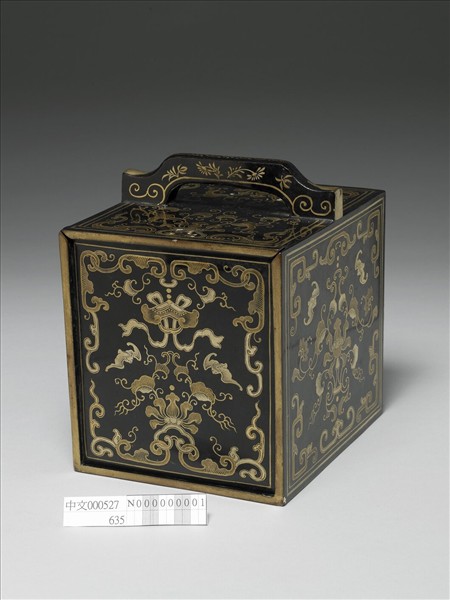 黑漆描金盒