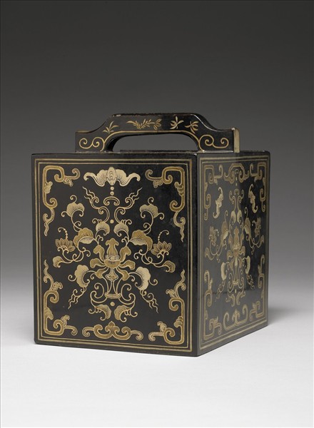 黑漆描金盒