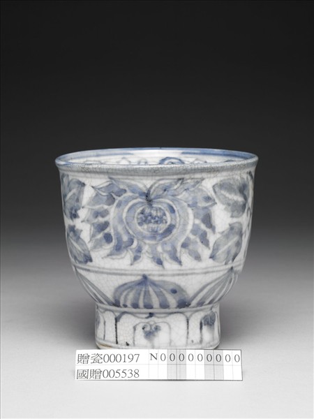 青花番蓮紋茶碗