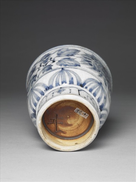 青花番蓮紋茶碗