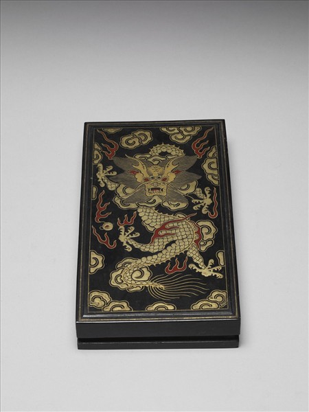 黑漆描金龍紋盒