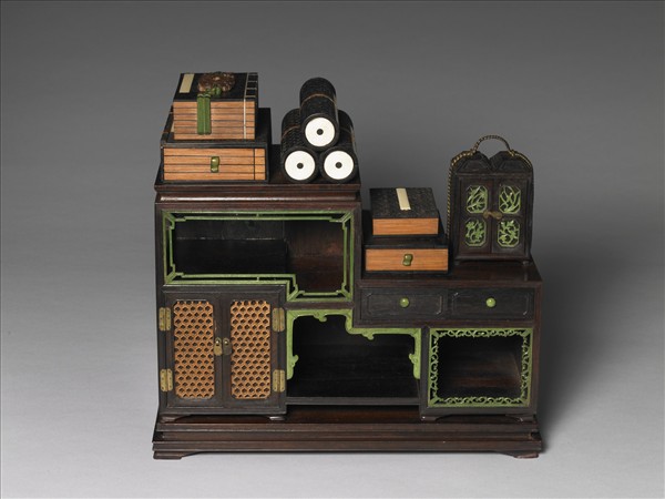 紫檀嵌骨書几式多寶格