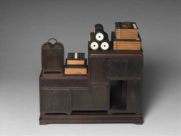 紫檀嵌骨書几式多寶格